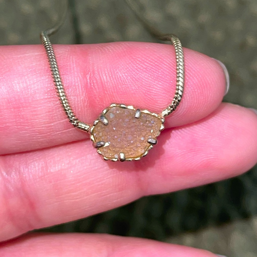 Kendra Scott Tess Gold Pendant Necklace In Iridescent Drusy